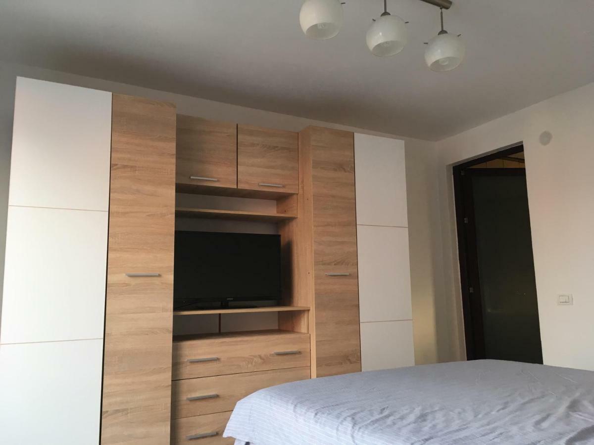 Upstairs Residence Тыргу-Жиу Экстерьер фото