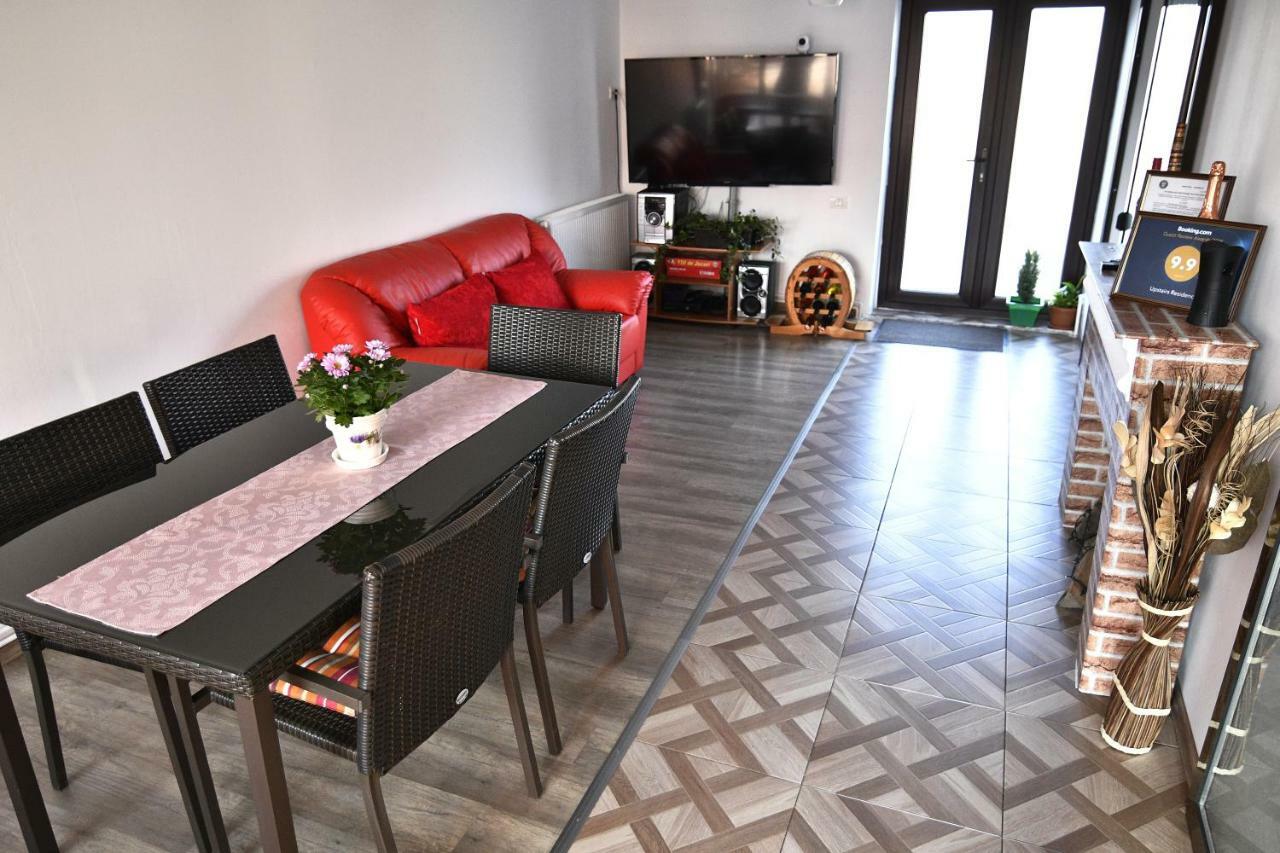 Upstairs Residence Тыргу-Жиу Экстерьер фото
