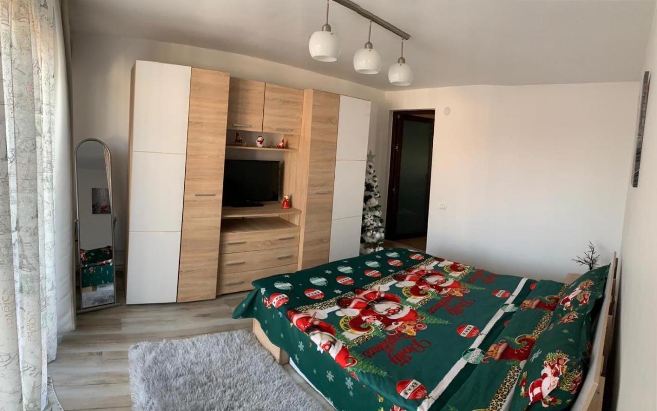 Upstairs Residence Тыргу-Жиу Экстерьер фото